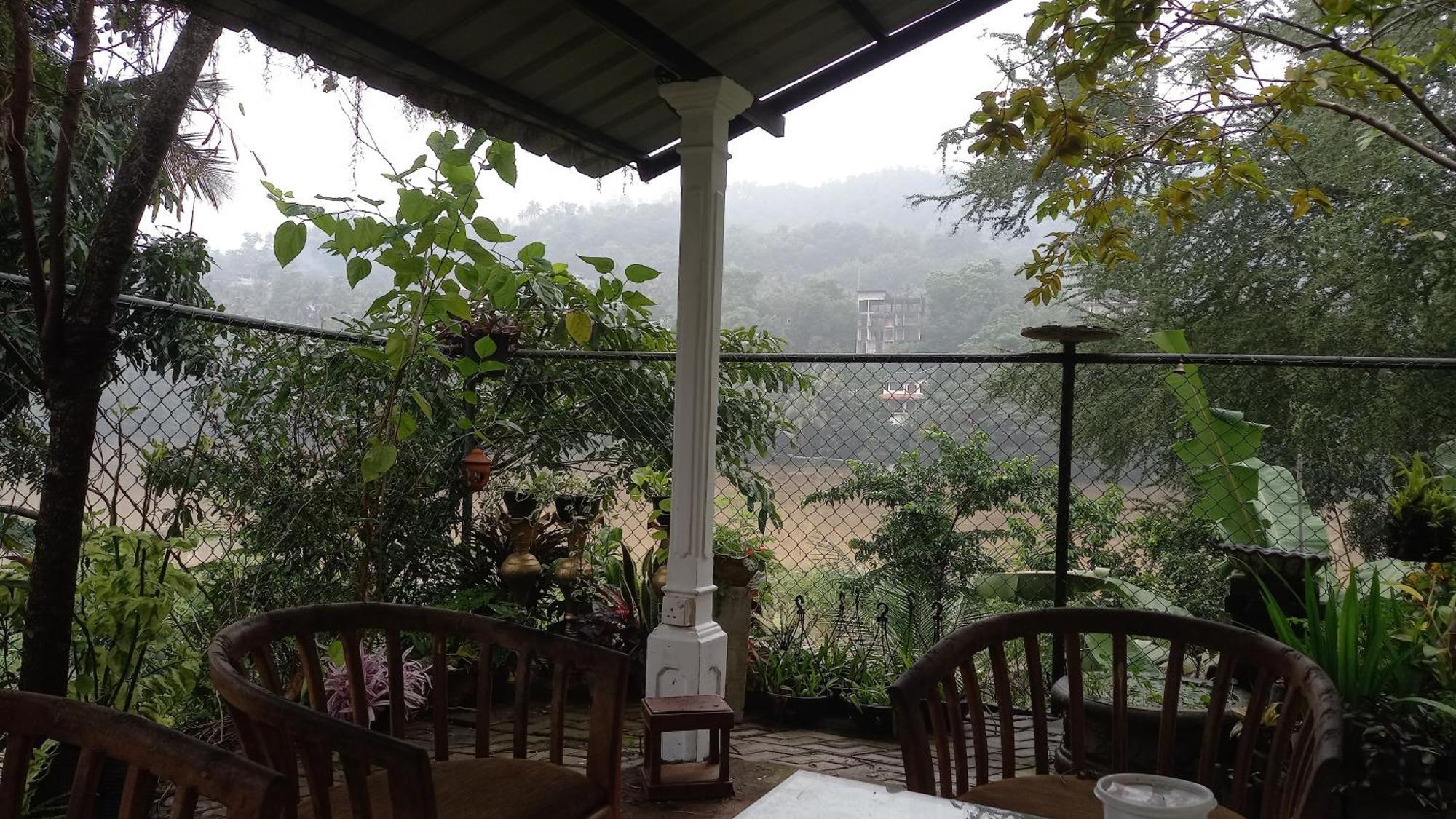 Mahaweli Shades Hotel Kandy Ngoại thất bức ảnh